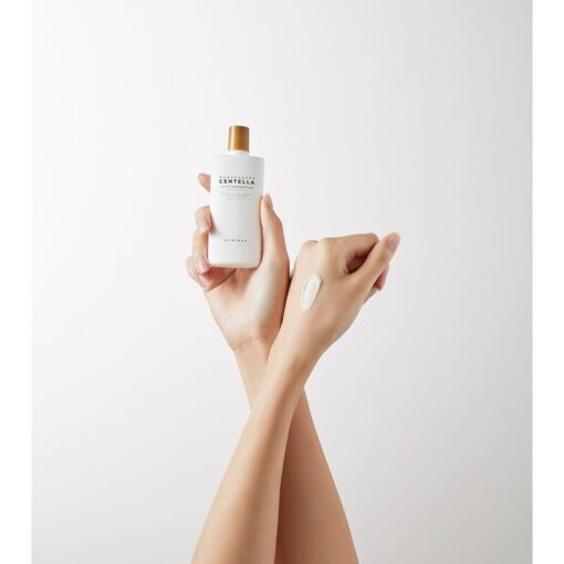 Kem Chống Nắng Skin1004 Madagascar Centella Air-Fit Suncream Plus SPF50+ PA++++ Chiết Xuất Rau Má 50ml