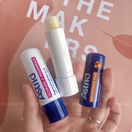 Son Dưỡng Astrid Mỡ Hươu Cho Đôi Môi Mềm Mịn Bản Màu Xanh 4.7g