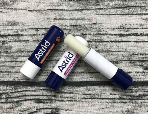 Son Dưỡng Astrid Mỡ Hươu Cho Đôi Môi Mềm Mịn Bản Màu Xanh 4.7g